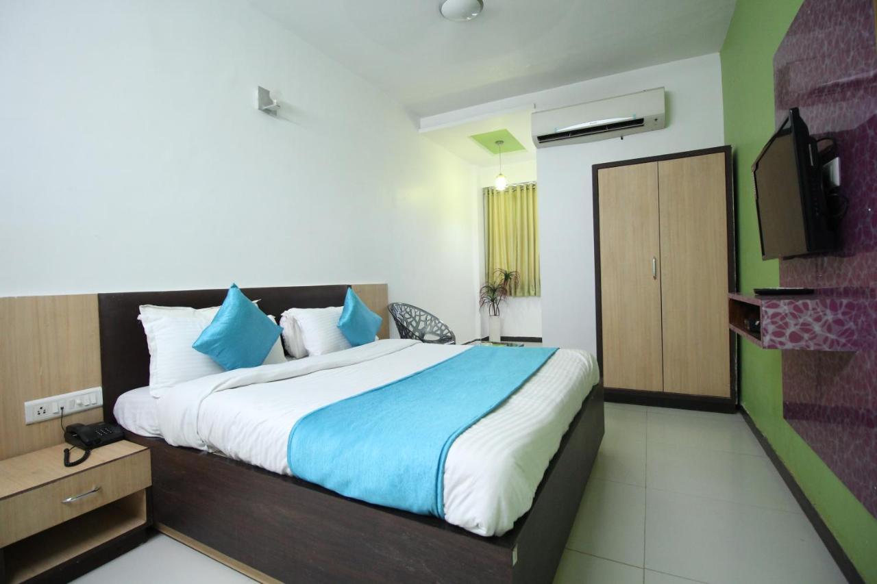 Hotel Hillton Inn Gandhinagar Exterior foto