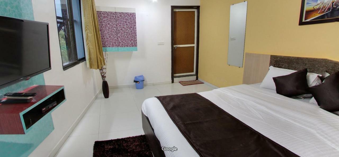 Hotel Hillton Inn Gandhinagar Exterior foto