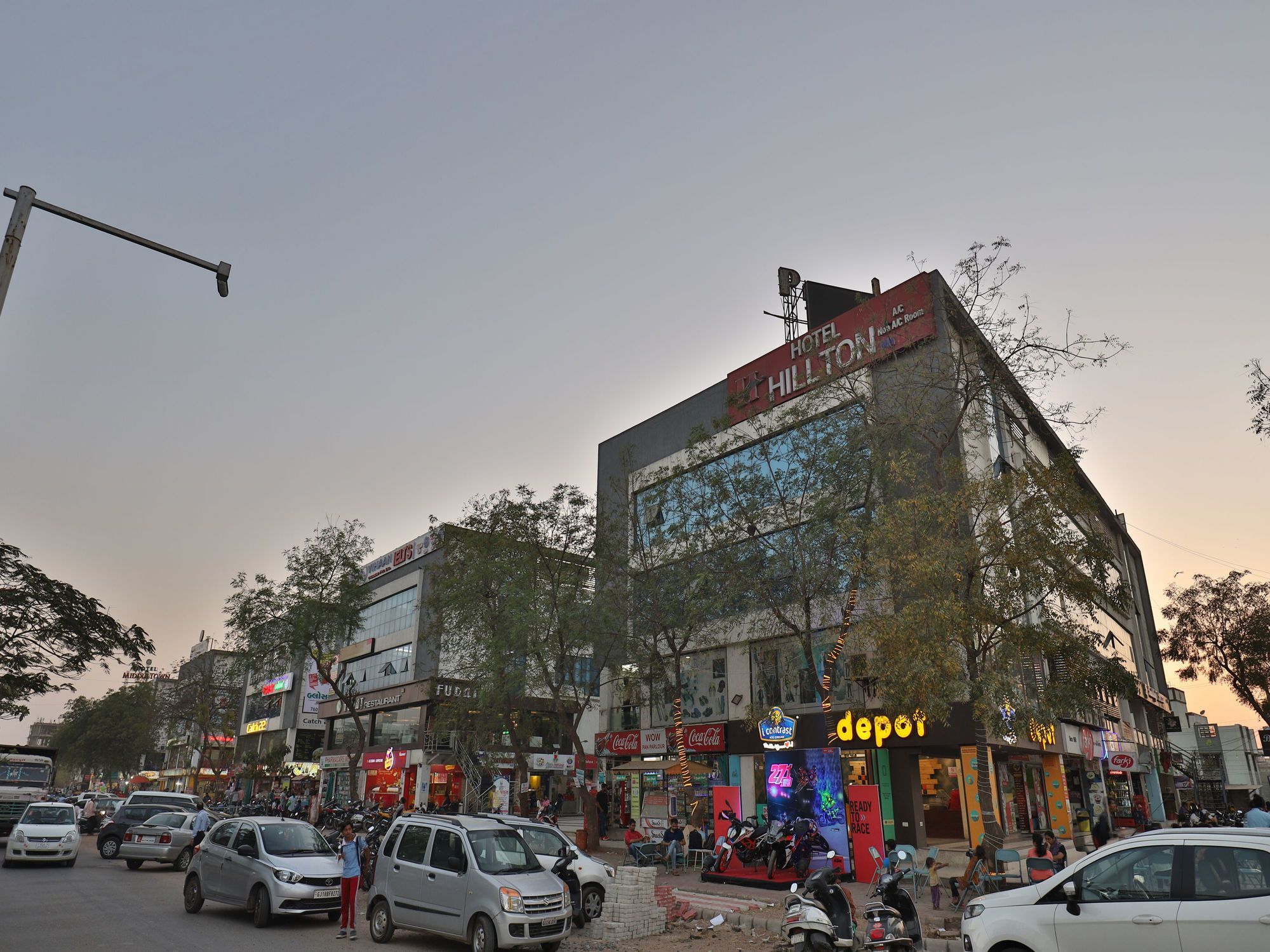 Hotel Hillton Inn Gandhinagar Exterior foto